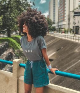 démangeaison du cuir chevelu : comprendre les causes, trouver les solutions 3 Démangeaison cuir chevelu